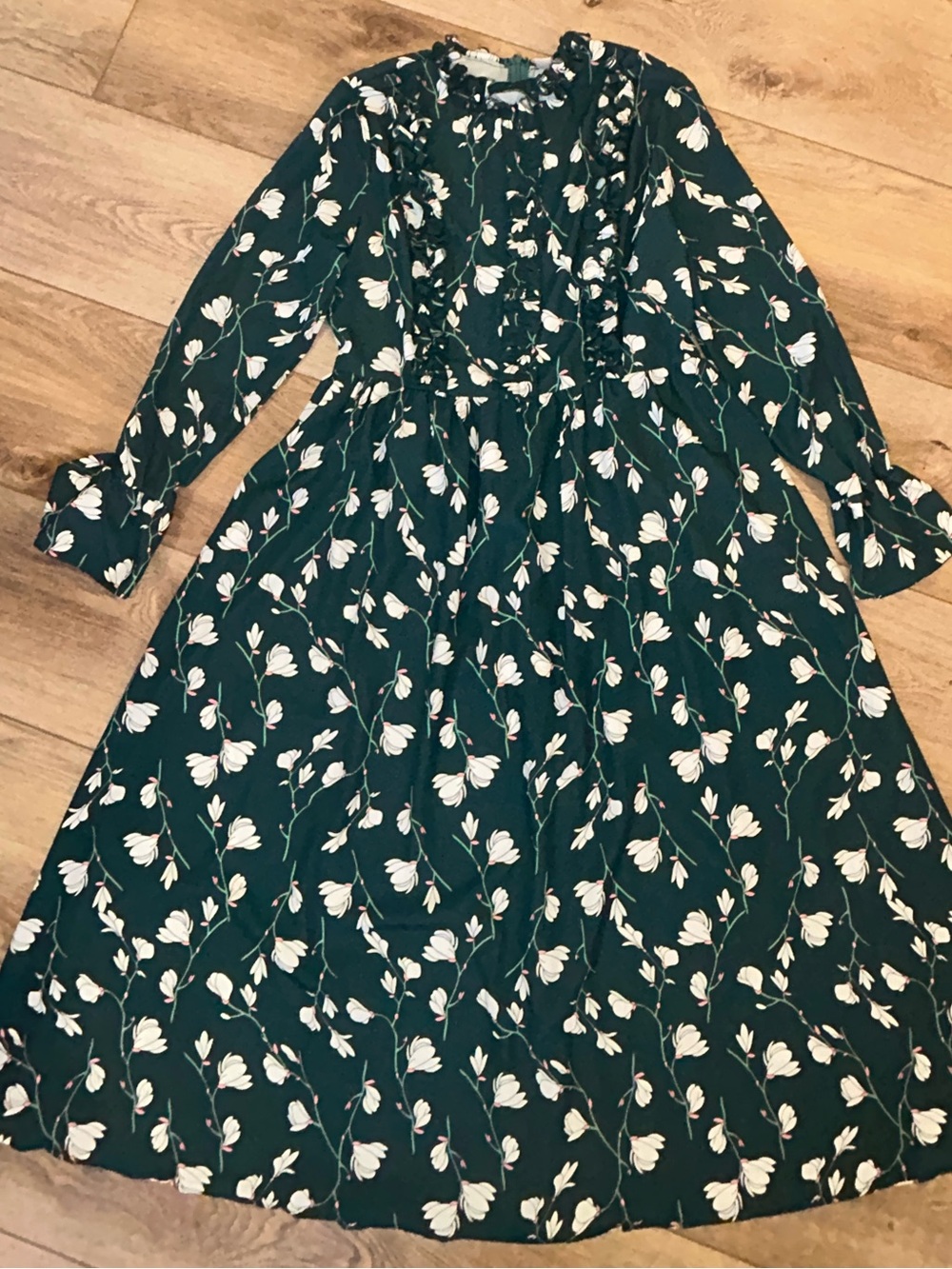 Green Floral Long-Sleeve Maxi Dress Ruffle bodice and sleeve zip up lovely print